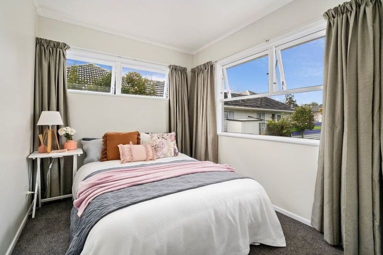 Photo of property in 13 Mickle Street, Te Atatu South, Auckland, 0610