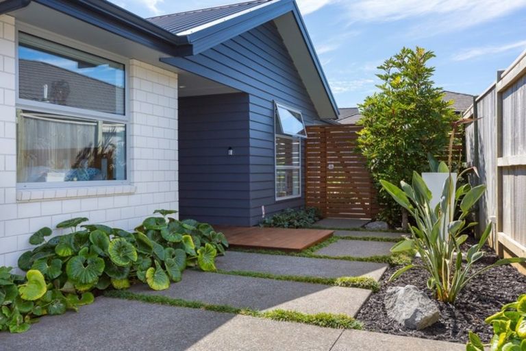 Photo of property in 3 Garrett Drive, Whalers Gate, New Plymouth, 4310