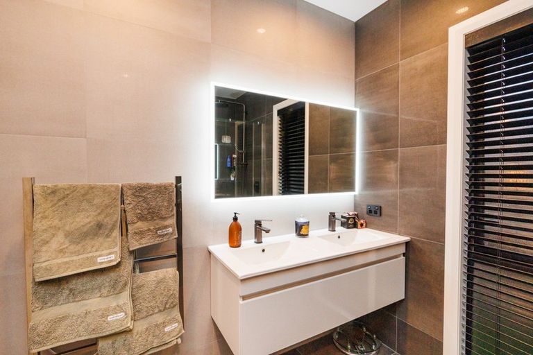 Photo of property in 18a Lincoln Terrace, Hokowhitu, Palmerston North, 4410