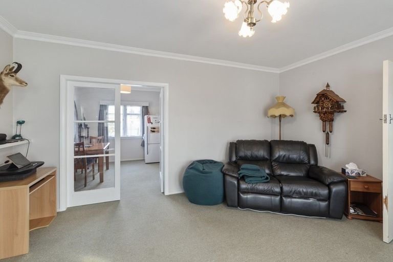 Photo of property in 21 Carlisle Street, Levin, 5510