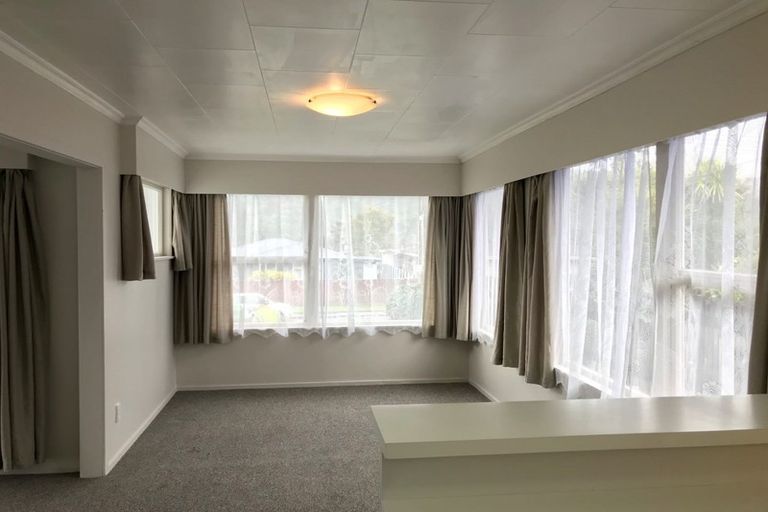 Photo of property in 128 Waikawa Road, Picton, 7220