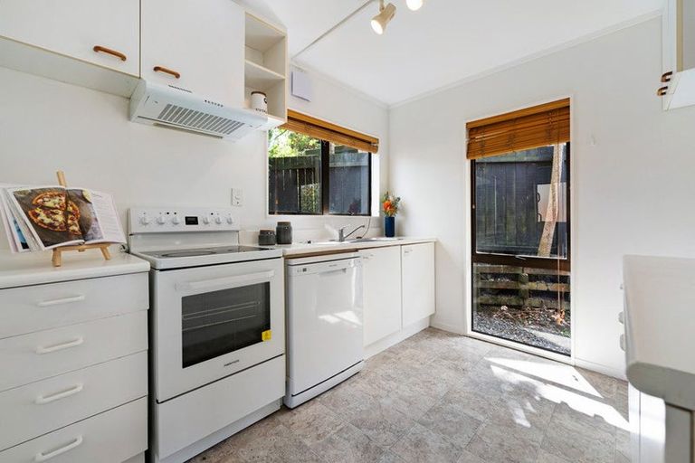 Photo of property in 2/35 Jaemont Avenue, Te Atatu South, Auckland, 0610