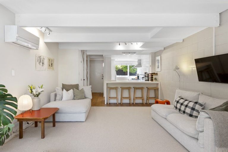 Photo of property in 102 Winchester Street, Merivale, Christchurch, 8014