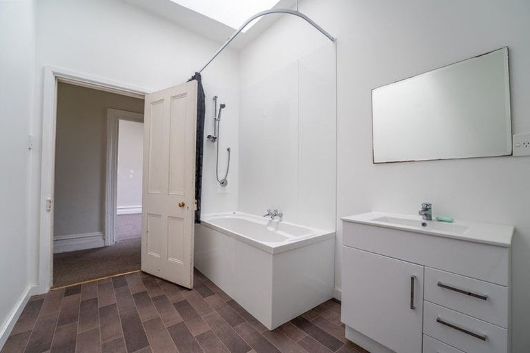 Photo of property in 92-98 High Street, Waimate, 7924