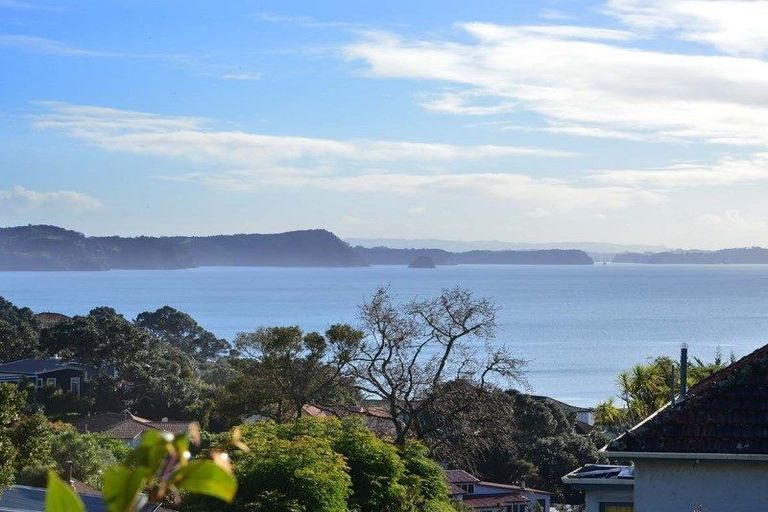 Photo of property in 2d Vipond Road, Stanmore Bay, Whangaparaoa, 0932