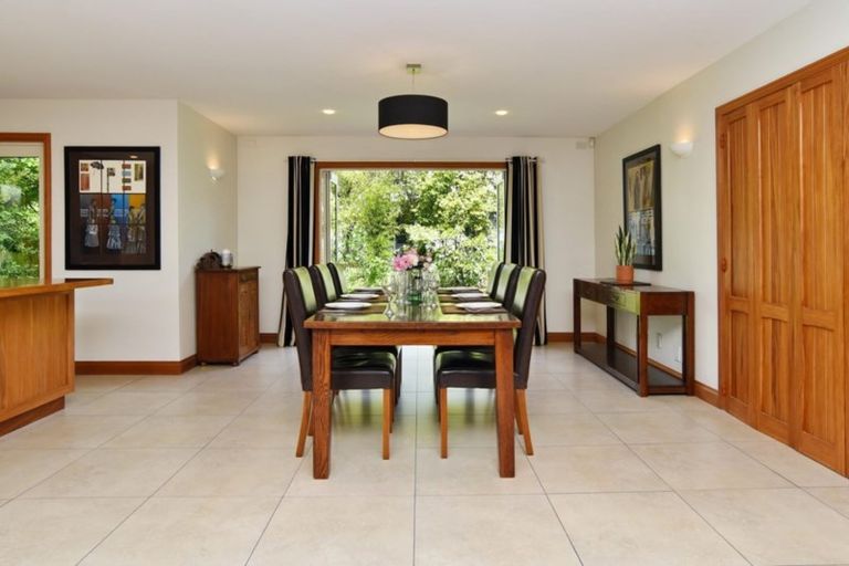 Photo of property in 32 Wai-iti Terrace, Burnside, Christchurch, 8052