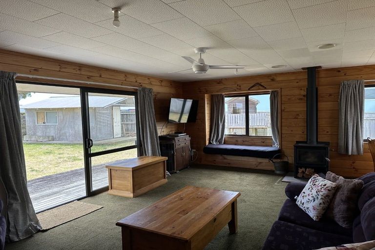 Photo of property in 19 Scott Avenue, Otaki Beach, Otaki, 5512