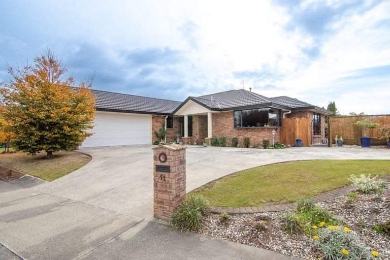 Photo of property in 11 Boston Parade, Kelvin Grove, Palmerston North, 4414