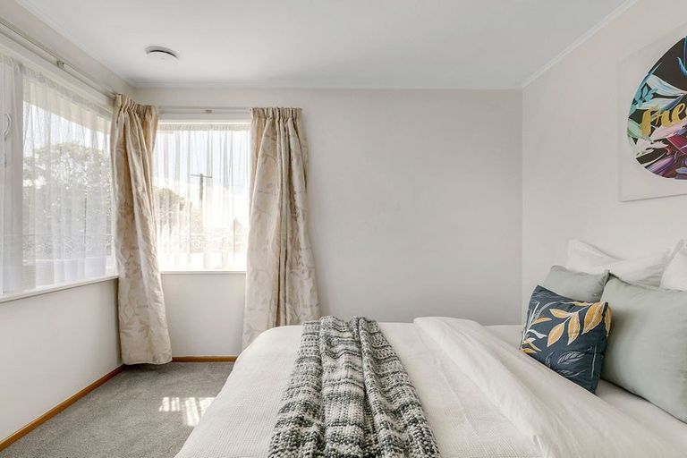 Photo of property in 98 Driver Crescent, Cannons Creek, Porirua, 5024