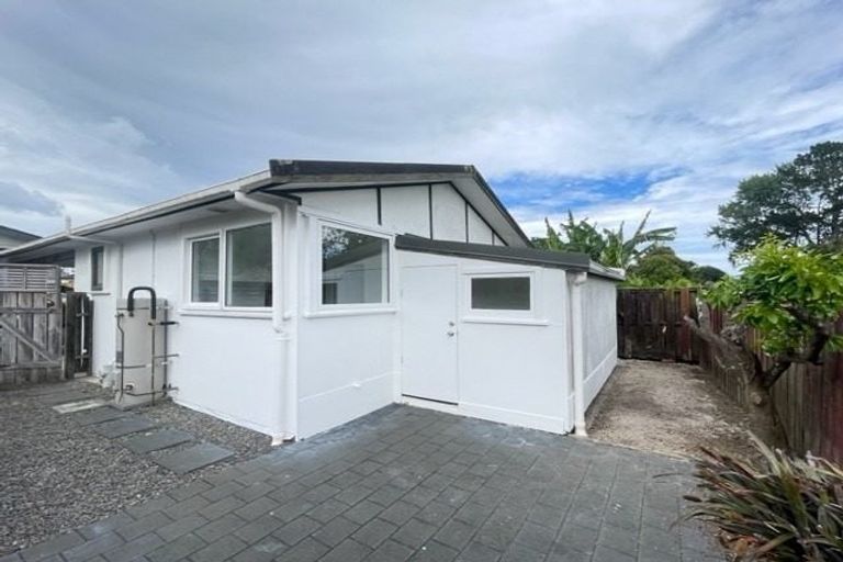 Photo of property in 77 Riverpark Crescent, Henderson, Auckland, 0610