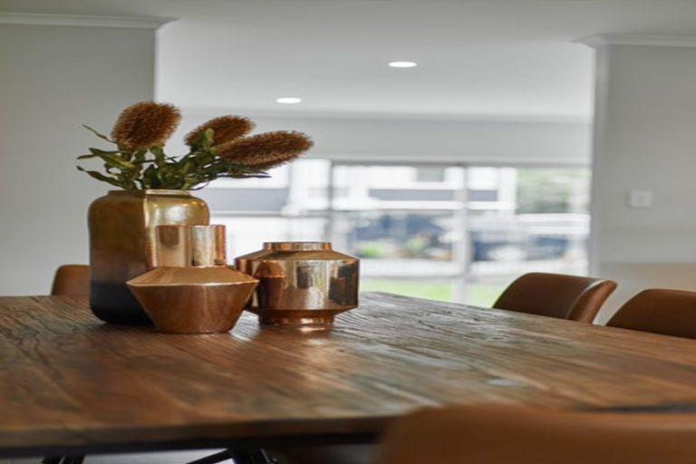 Photo of property in 42 Karepiro Drive, Stanmore Bay, Whangaparaoa, 0932