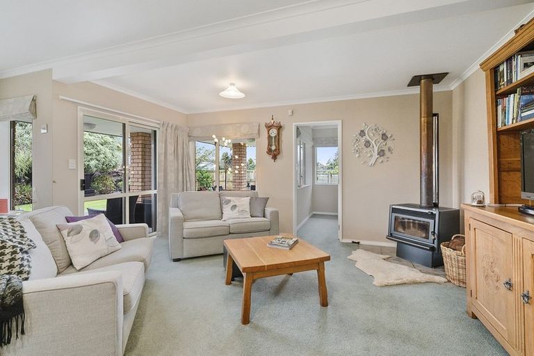 Photo of property in 34 Caroline Crescent, Highbury, Palmerston North, 4412