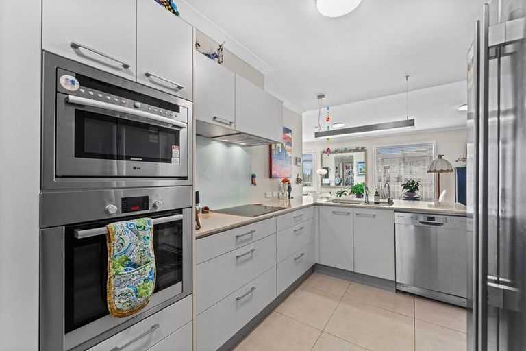 Photo of property in 73 Parkside Drive, Orewa, 0931