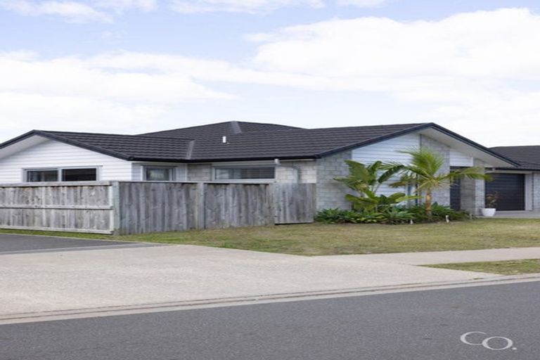 Photo of property in 47 Dunkeld Drive, Papamoa, 3118