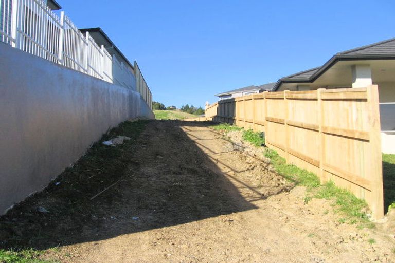 Photo of property in 5 Armstrong Farm Drive, East Tamaki Heights, Auckland, 2016