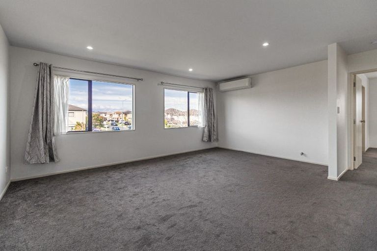 Photo of property in 37 Kestev Drive, Flat Bush, Auckland, 2016