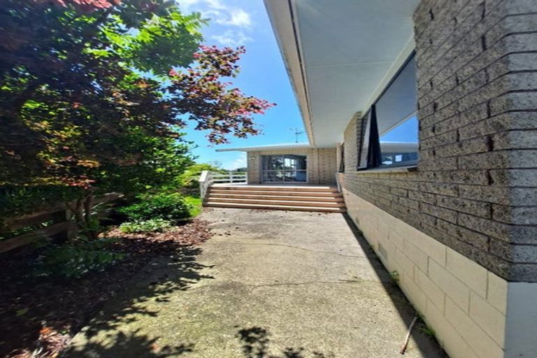 Photo of property in 10 Te Mara Place, Merrilands, New Plymouth, 4312