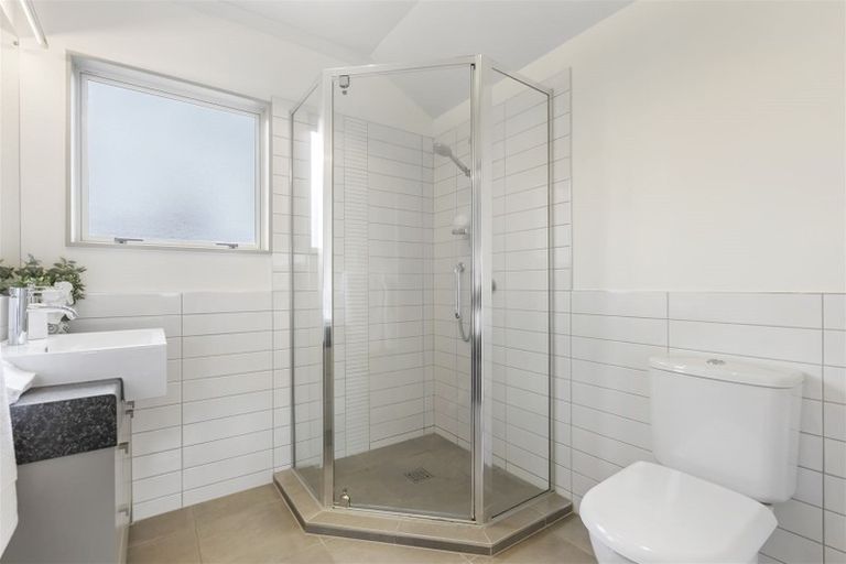 Photo of property in 7 Tranquility Rise, Mellons Bay, Auckland, 2014