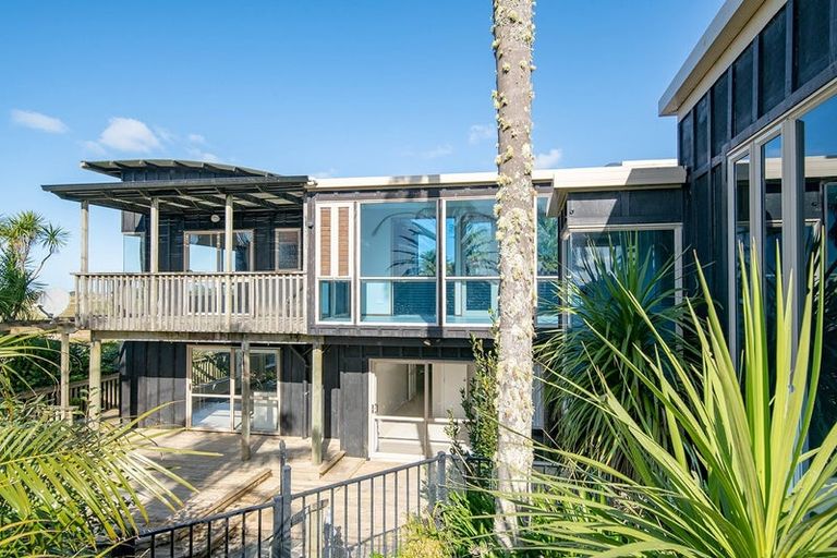 Photo of property in 52 Sunnyheights Road, Orewa, 0931