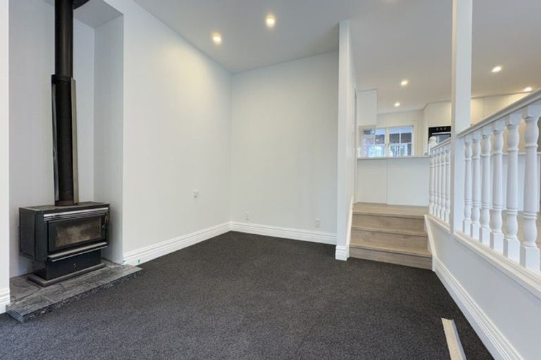 Photo of property in 14 Amreins Road, Waitakere, Henderson, 0782