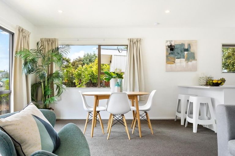 Photo of property in 1/9 Rewarewa Road, Te Atatu Peninsula, Auckland, 0610