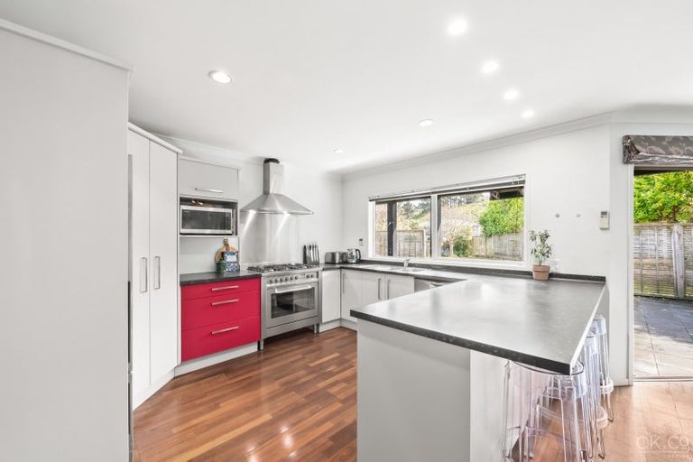 Photo of property in 41 Arahiwi Grove, Tirohanga, Lower Hutt, 5010