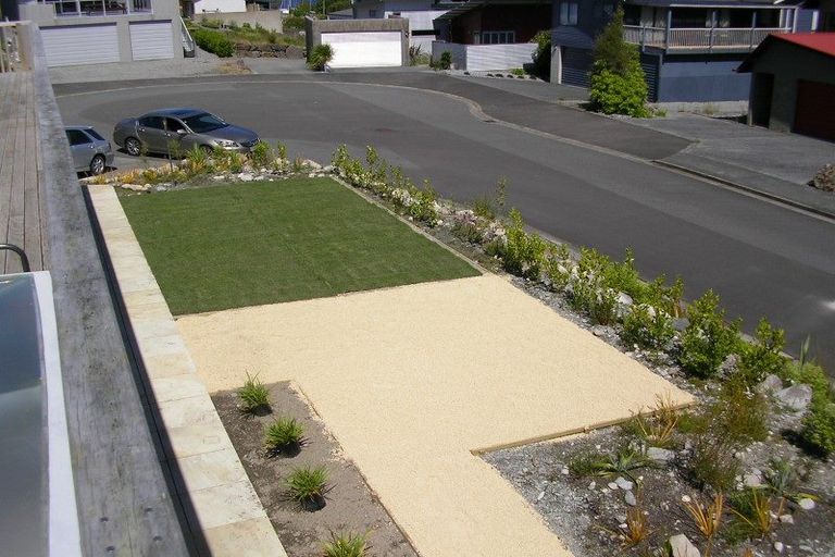 Photo of property in 7 Ranui Place, Moana, 7872