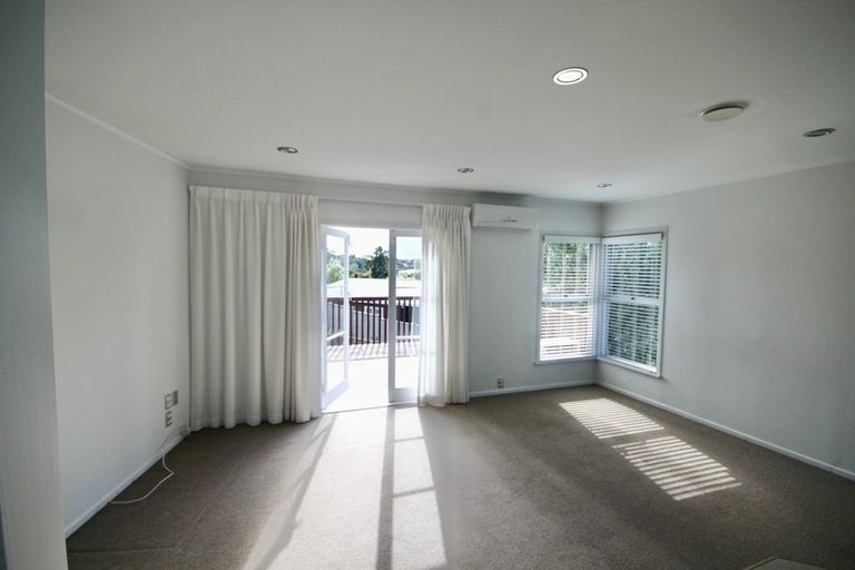 Photo of property in 10 Saffron Street, Birkdale, Auckland, 0626