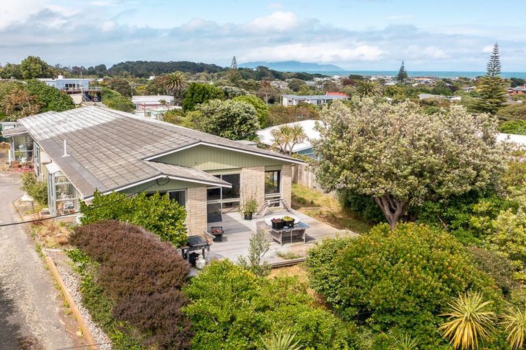 Photo of property in 41 Manuka Street, Otaki Beach, Otaki, 5512