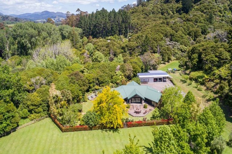 Photo of property in 2083 Rings Road, Coromandel, 3506