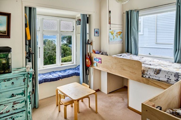 Photo of property in 9 Totara Street, Eastbourne, Lower Hutt, 5013