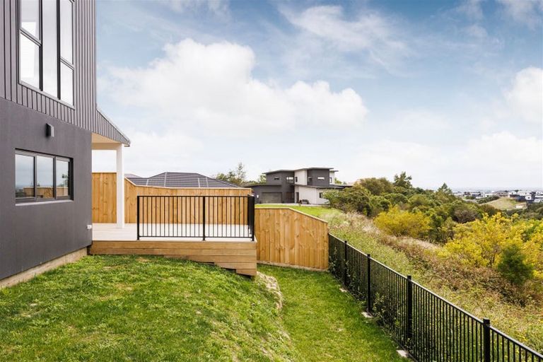 Photo of property in 18 Silkwood Place, Fitzherbert, Palmerston North, 4410