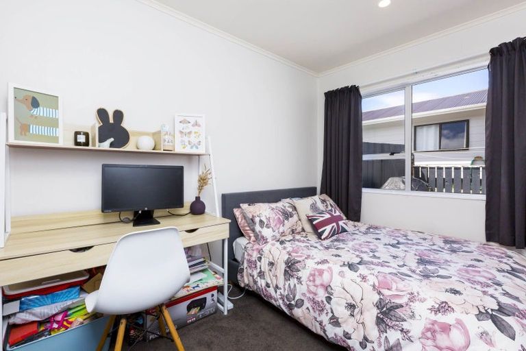 Photo of property in 19a Gemstone Drive, Birchville, Upper Hutt, 5018