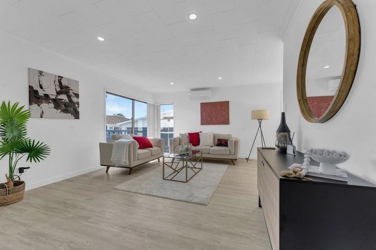 Photo of property in 3 Kendall Court, Wattle Downs, Auckland, 2103