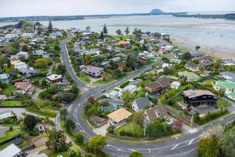 Photo of property in 27c Omokoroa Road, Omokoroa, 3114