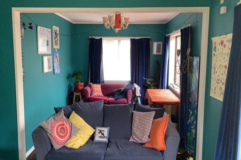 Photo of property in 5 Tawa Road, Te Atatu Peninsula, Auckland, 0610