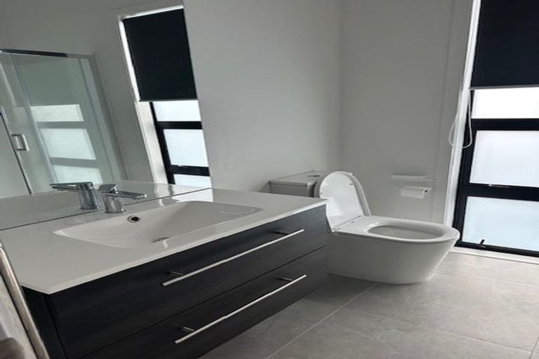 Photo of property in 2 Houhere Street, Paraparaumu, 5032