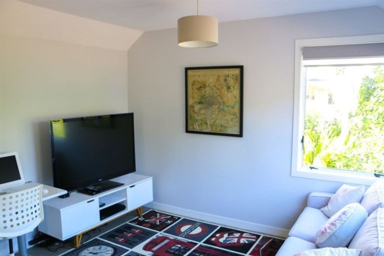 Photo of property in 1/2a Spring Street, Devonport, Auckland, 0624