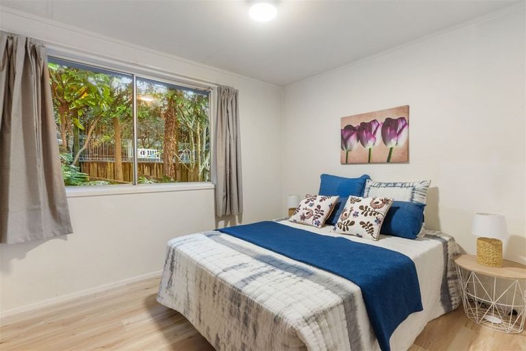 Photo of property in 22 Korotaha Terrace, Rothesay Bay, Auckland, 0630