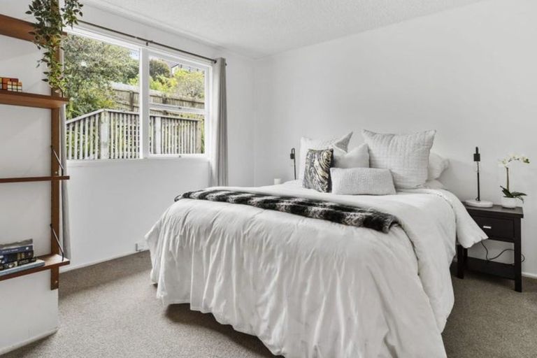 Photo of property in 966 Beach Road, Torbay, Auckland, 0630