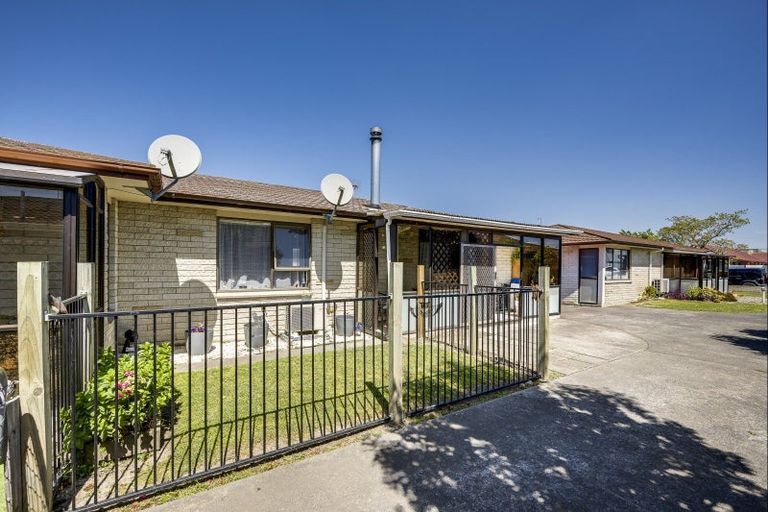 Photo of property in 2/403 Avenue Road West, Hastings, 4122