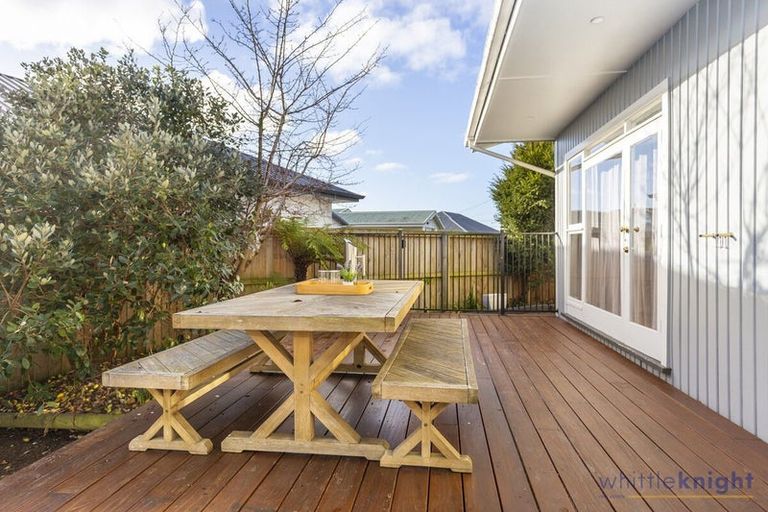 Photo of property in 14 Yeovil Place, St Albans, Christchurch, 8052