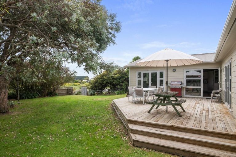 Photo of property in 577 Waitarere Beach Road, Waitarere Beach, Levin, 5510
