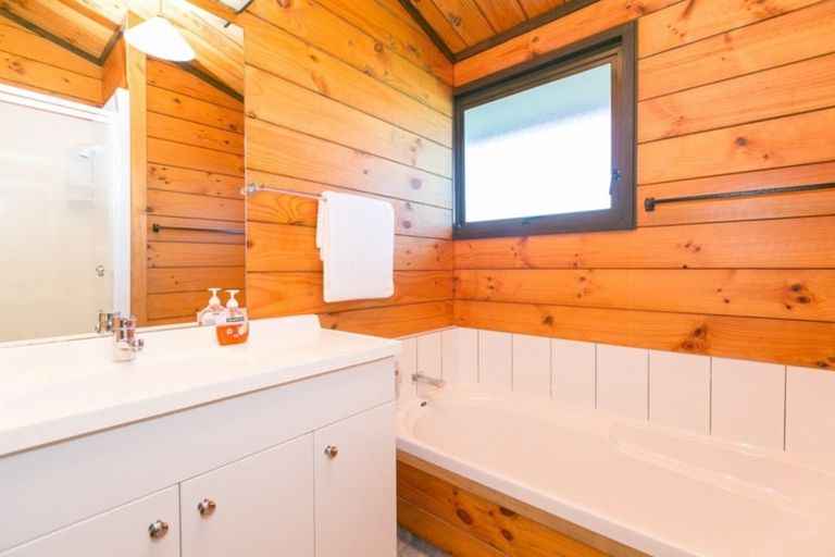 Photo of property in 76 Cumberland Street, Welbourn, New Plymouth, 4312