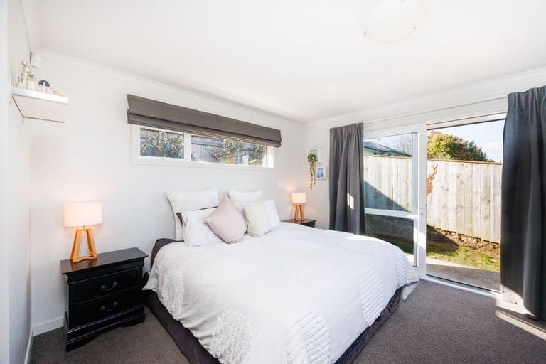 Photo of property in 18b Galea Grove, Kelvin Grove, Palmerston North, 4414