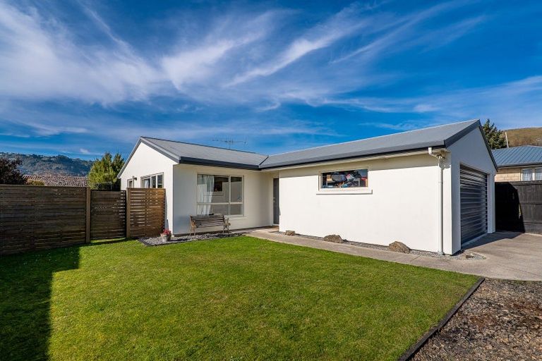 Photo of property in 7 Castleview Lane, Heathcote Valley, Christchurch, 8022