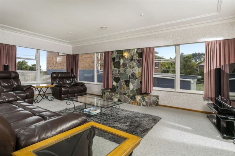 Photo of property in 1066 Scenic Drive North, Swanson, Auckland, 0816