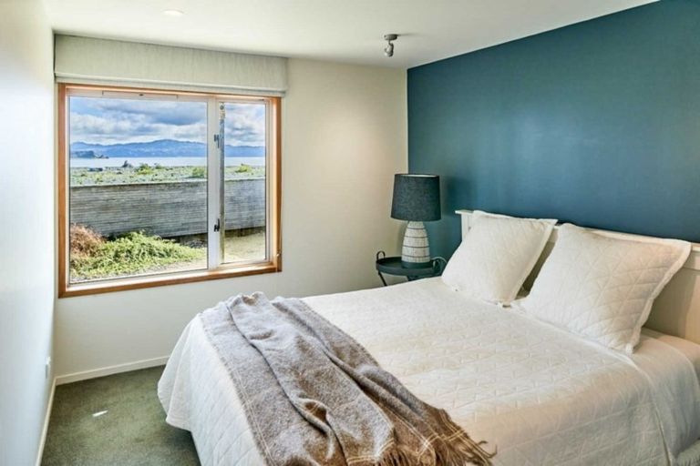 Photo of property in 42 Pukatea Street, Eastbourne, Lower Hutt, 5013