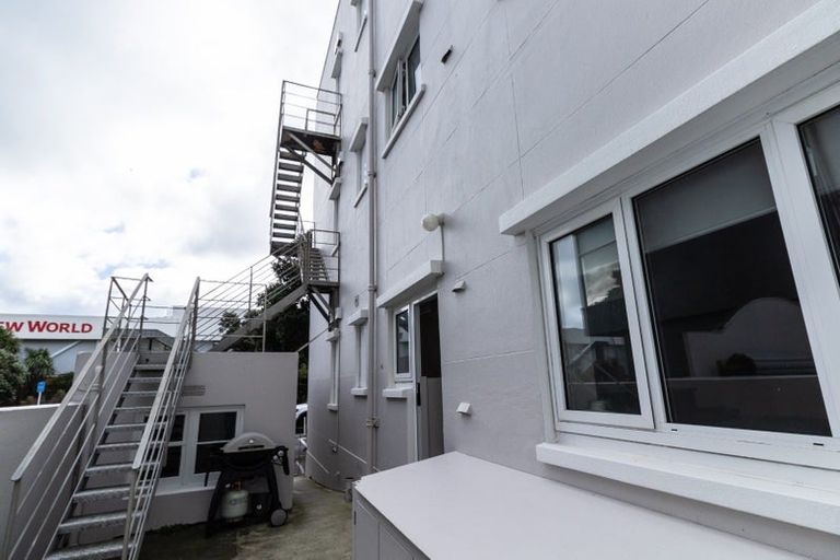 Photo of property in Fountain Court, 16/48 Oriental Parade, Oriental Bay, Wellington, 6011