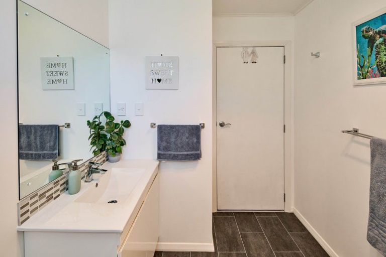 Photo of property in 22 Rintoul Grove, Stokes Valley, Lower Hutt, 5019